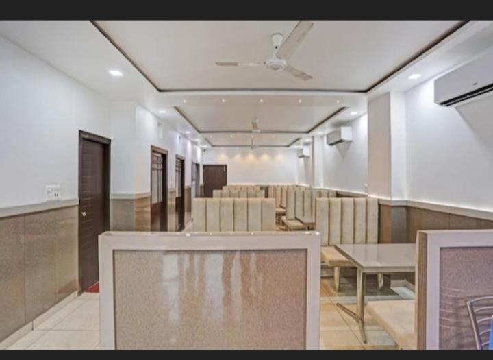 Hotel Citi Star Bareilly Exteriör bild